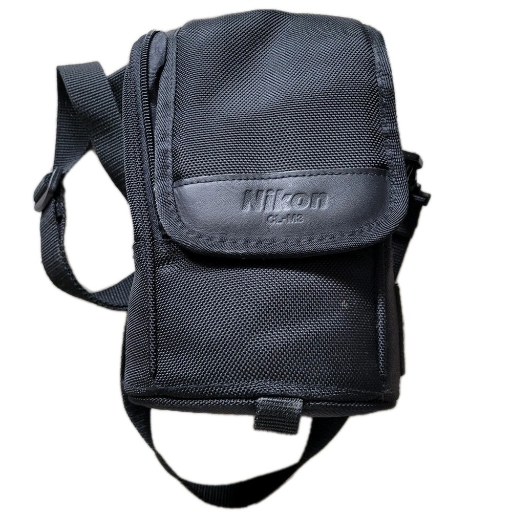 Nikon CL-M2 Semi-Soft Ballistic Nylon Lens‎ Case